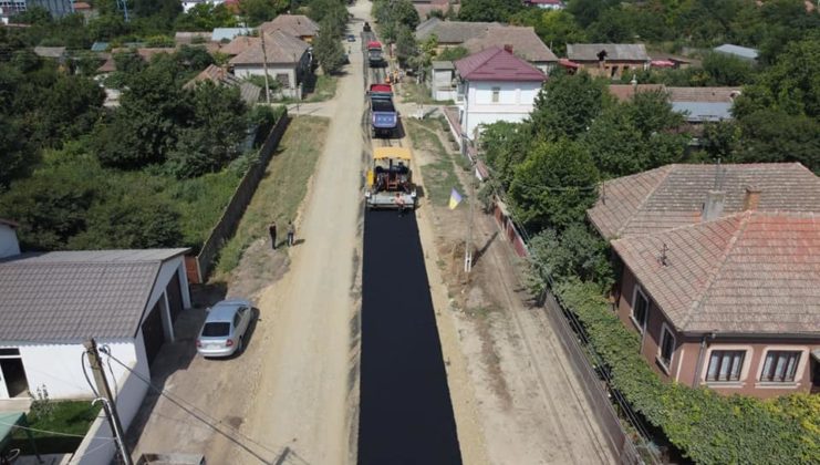 A început asfaltarea drumului județean Giurgița - Moțăței