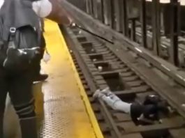 Un poliţist a reușit să salveze un bărbat care a căzut pe șinele de metrou cu câteva clipe înaintre de venirea trenului