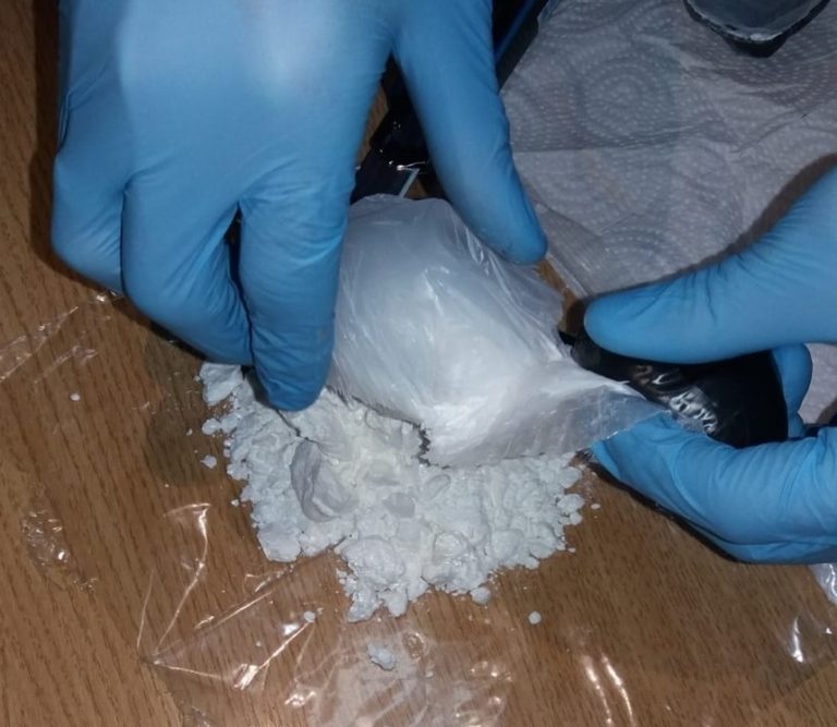 Un traficant s-a plâns la poliție că i-a fost furat coletul cu cocaină