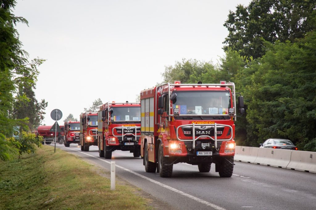 Pompierii români, solicitaţi să intervină la incendiile din Rhodos