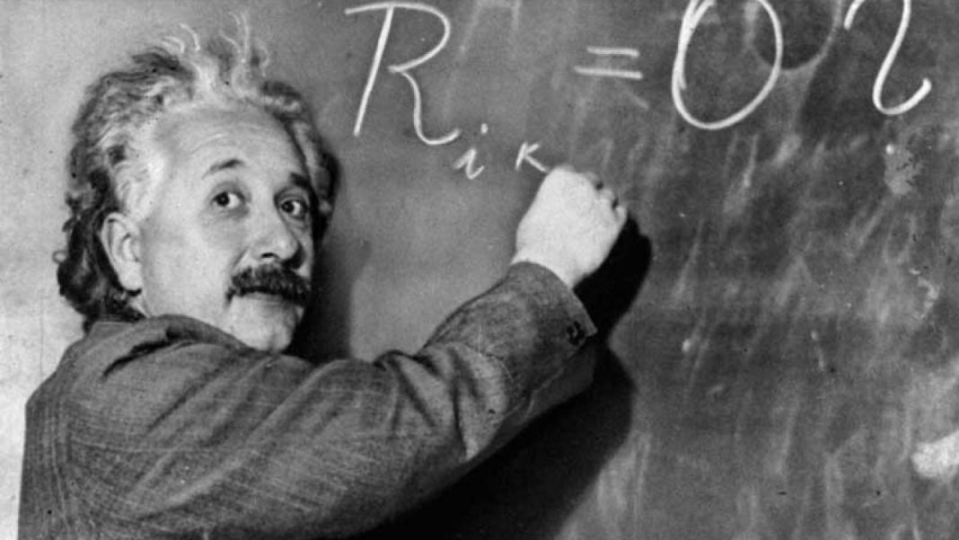 O minte minunată, Albert Einstein, este recunoscut ca unul dintre cei mai mari fizicieni din toate timpurile