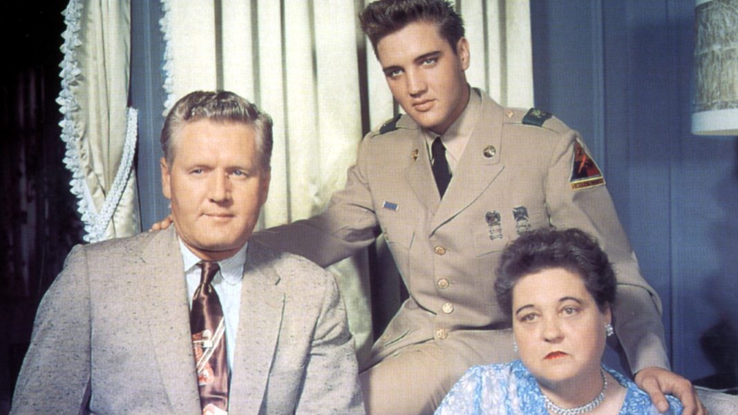 Elvis Presley ar fi murit din cauza genelor moştenite, nu a drogurilor