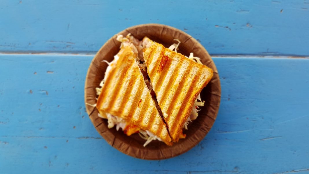 Ce este un sandwich maker și care sunt avantajele în a avea unul acasă