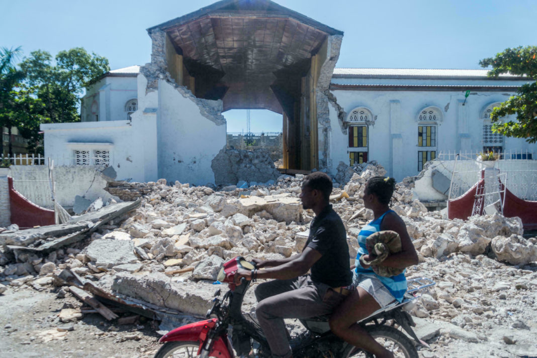 1.419 morţi şi 6.900 de răniţi după cutremurul din Haiti