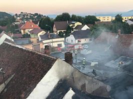 Un incendiu a afectat un restaurant din Brașov şi două depozite de încălţăminte