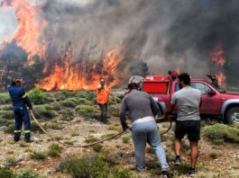 Incendiul de pe insula Rhodos a scăpat de sub control