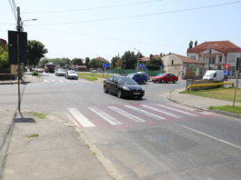 Există intersecţii în Craiova unde poţi fi în pericol, chiar dacă traversezi strada regulamentar, pe trecerea de pietoni. Intersecţia străzii Râului cu strada Bucovăţ.