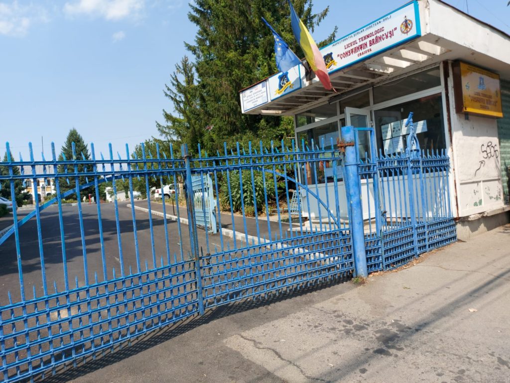 Anchetă la bacalaureat, în Dolj: Un candidat a cerut ajutor pe internet să rezolve subiectele