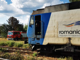Locomotiva trenului de călători Bucureşti - Piteşti a luat foc în gara Găești