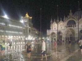Veneţia, inundată de o maree neaşteptată