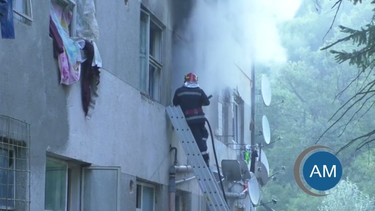 (VIDEO) Explozie într-un bloc din Gura Văii