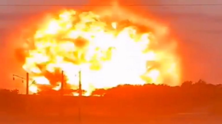 Cinci morţi şi 80 de răniţi în explozia unui depozit de muniție din Kazahstan