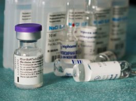 A treia doză de vaccin Pfizer sporește de până la patru ori protecția împotriva infectării cu coronavirus