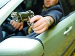 Șicanare în trafic și amenințări cu pistolul la Huși