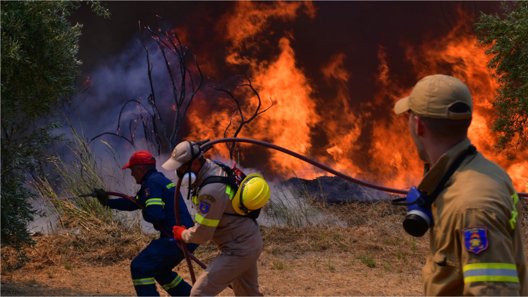 UE trimite avioane şi pompieri suplimentari la incendiile din Europa