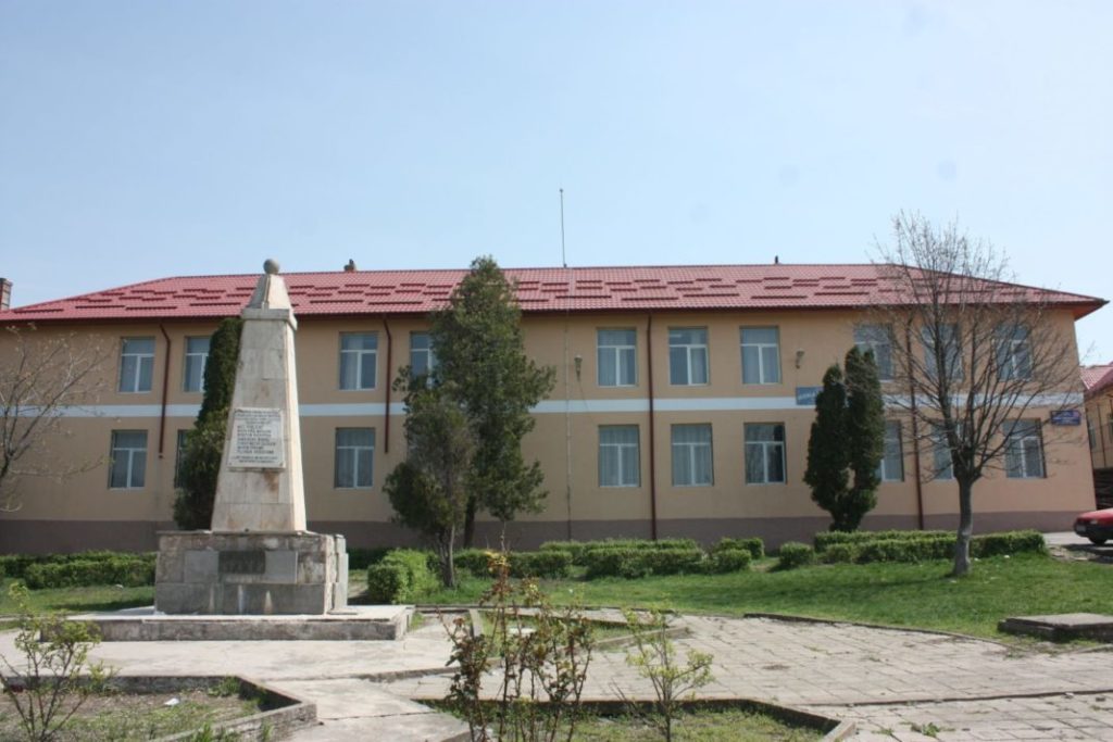 Şcoala Moţăţei cumpără echipamente tehnologice de peste 86.000 de euro