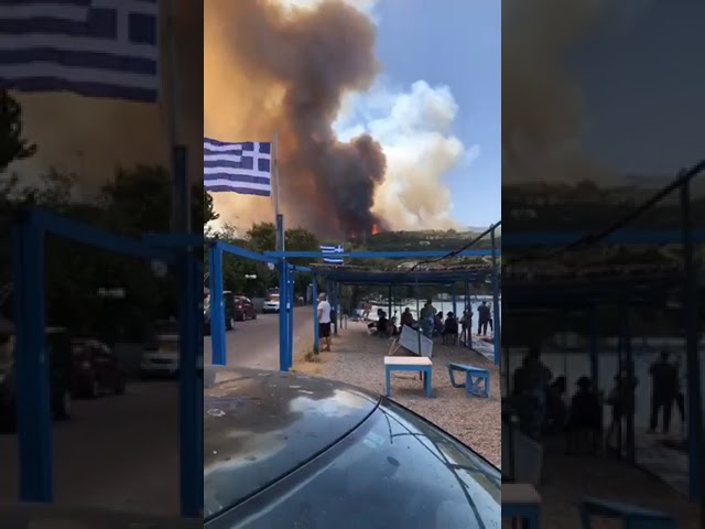 (VIDEO) Cinci persoane spitalizate în urma incendiilor din Grecia