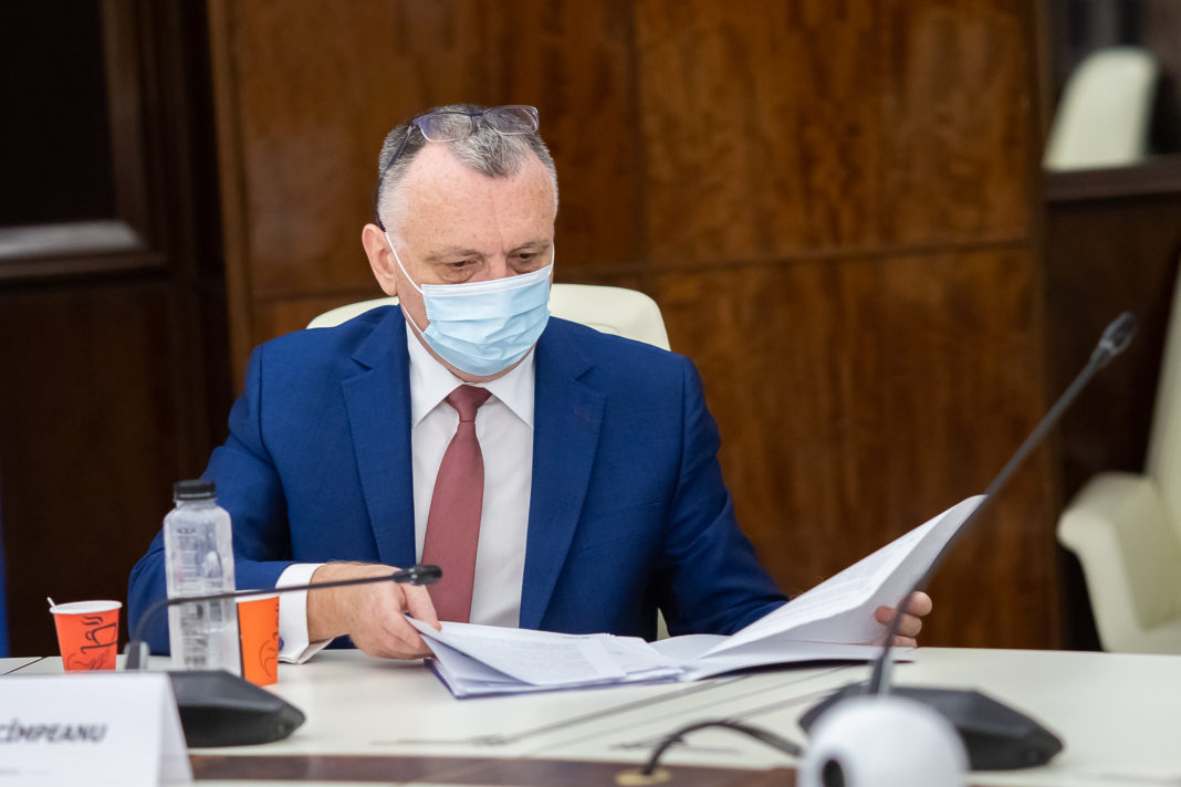 Ministrul Cîmpeanu a precizat că peste pragul de 6 la mie lucrurile se vor întâmpla în funcție de vârstă și specificul activității