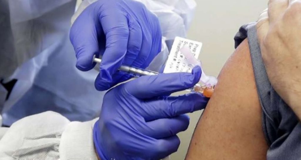 13.489 de persoane, vaccinate anti-COVID în ultimele 24 de ore