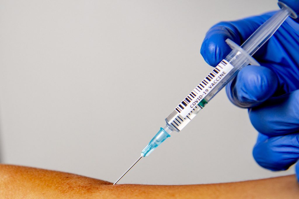 Vaccinarea obligatorie pentru anumite categorii, în vigoare în Grecia