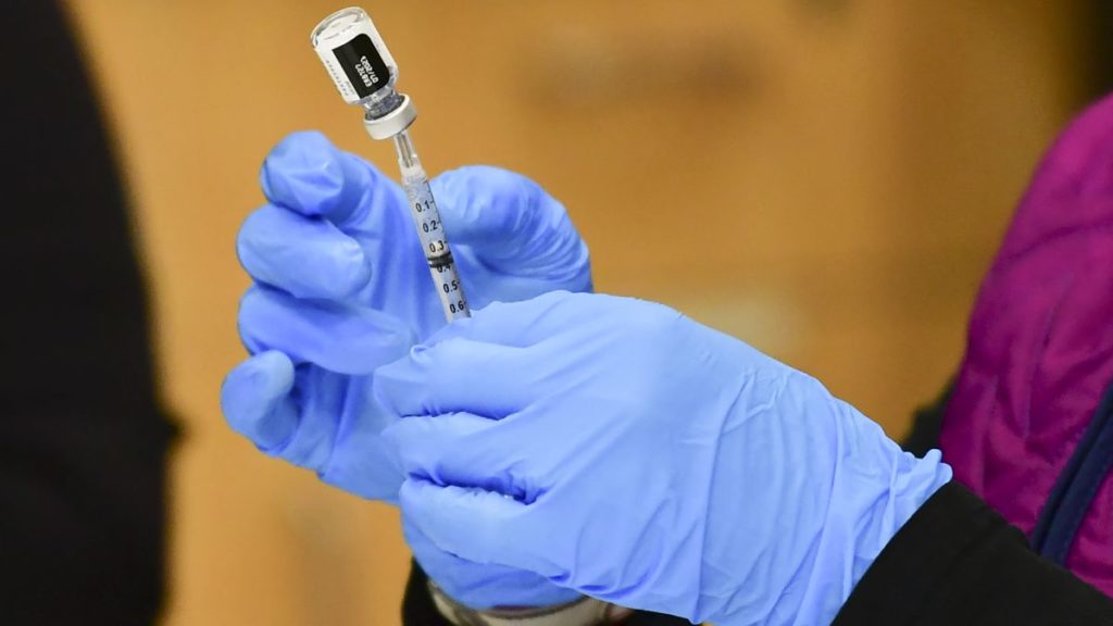Persoanele vaccinate anti-Covid după 31 august, recompensate cu 100 lei