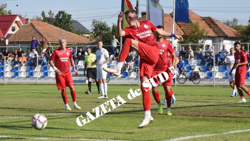 Liga 3, seria 6 / CSO Filiași s-a „ars“, acasă, cu Flăcăra Horezu