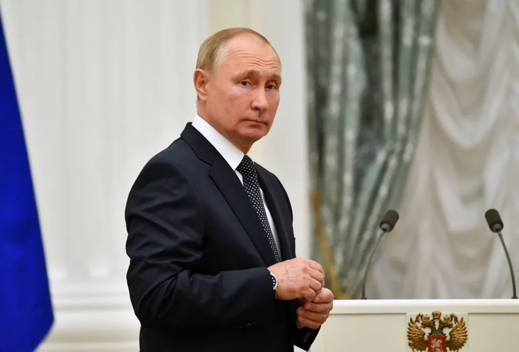 Vladimir Putin intră în izolare din cauza COVID