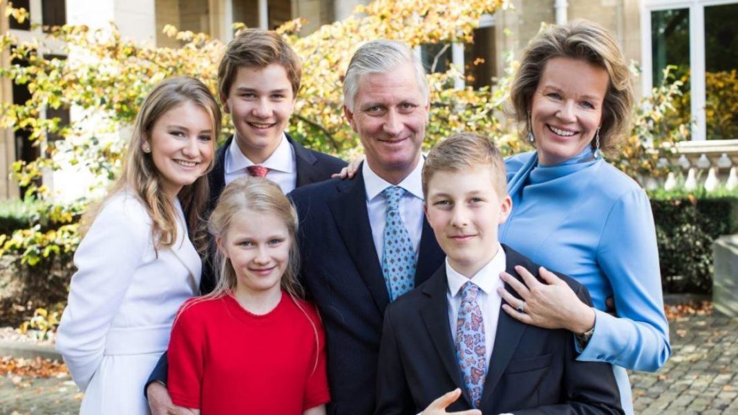 Palatul Regal a anunţat într-un comunicat că regele şi regina Belgiei au decis să îşi limiteze interacţiunile cu publicul în zilele următoare