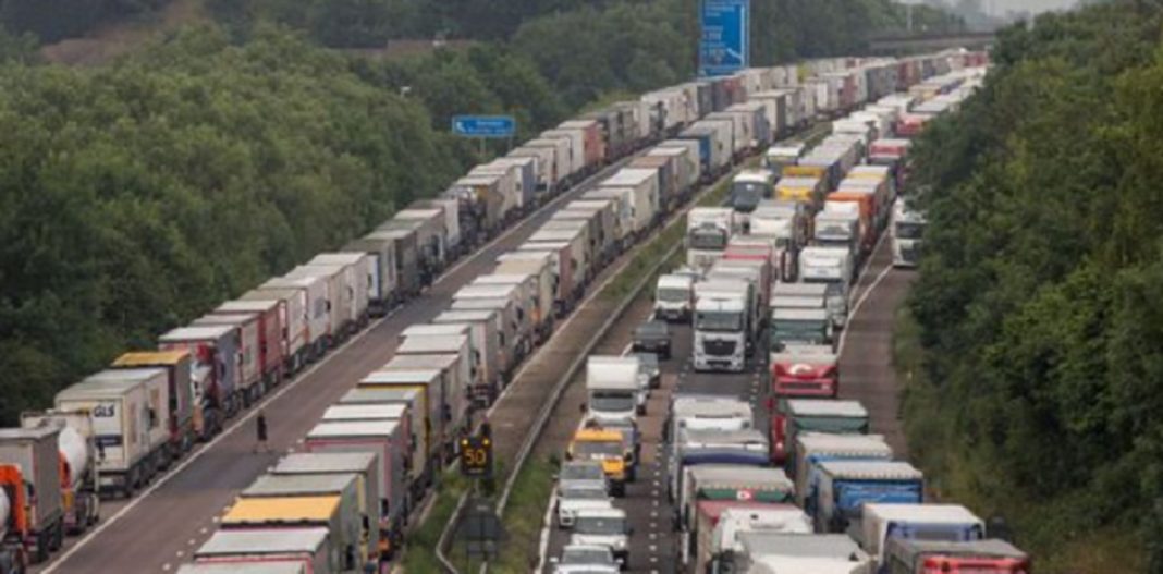 Marea Britanie va acorda până la 10.500 de vize temporare de muncă pentru a face faţă deficitului de muncă