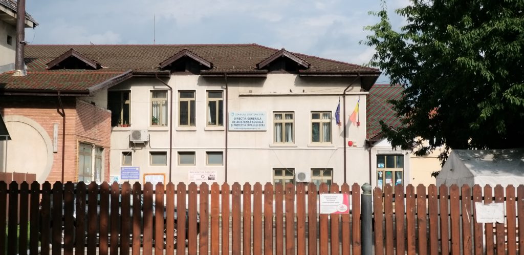 Sute de copii din centrele DGASPC se pregătesc de școală