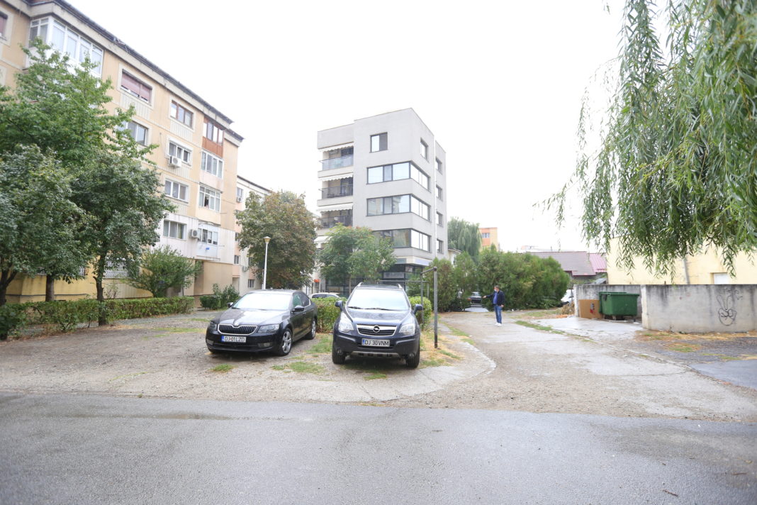 Terenul privat de 300 mp din cartierul Brazda lui Novac pe care Primăria Craiova s-a decis subit să îl cumpere