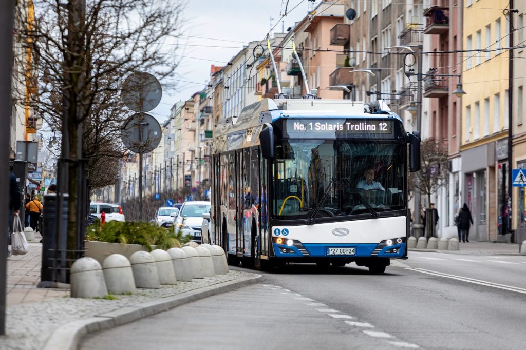Târgu Jiu: A început livrarea troleibuzelor Solaris