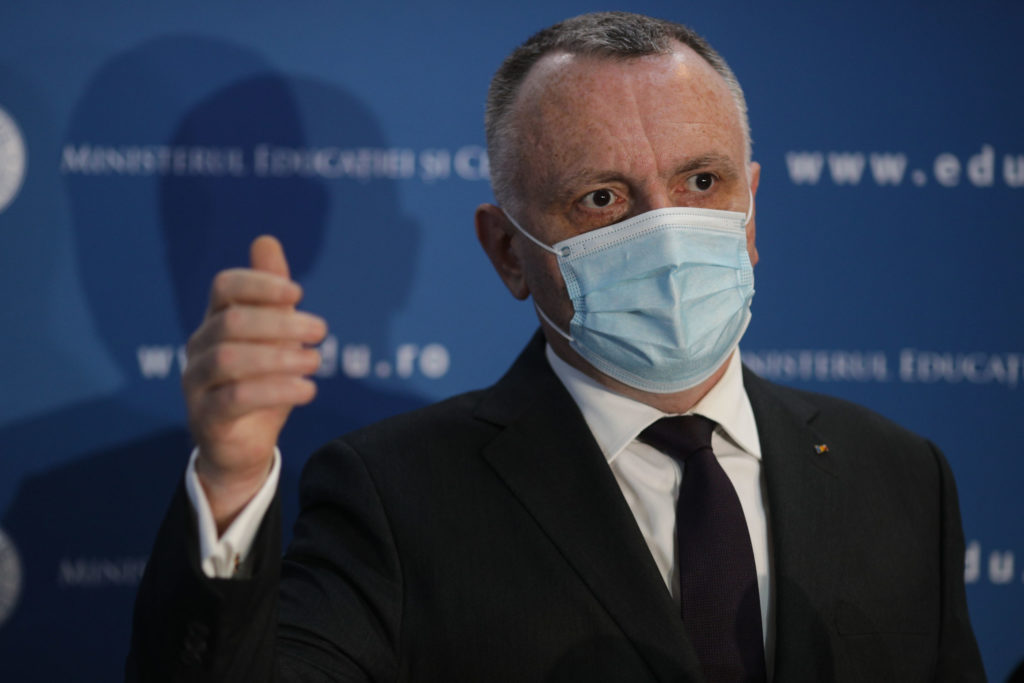Cîmpeanu, despre micșorarea numărului de elevi la clasa a cincea