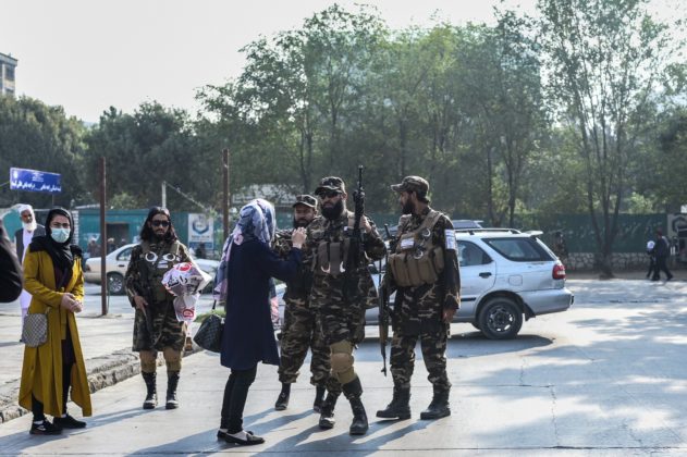 Protest al femeilor din Kabul, întrerupt violent de talibani