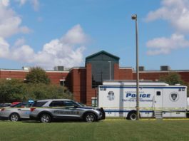 Doi adolescenți au fost împușcați într-un liceu din Virginia