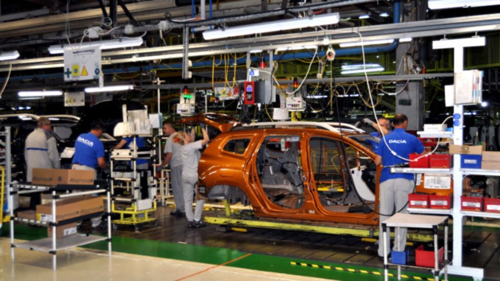 Producătorul auto Dacia oprește din nou producția auto la uzina de la Mioveni