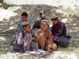Colegiile și liceele s-au redeschis în Afganistan numai pentru băieți