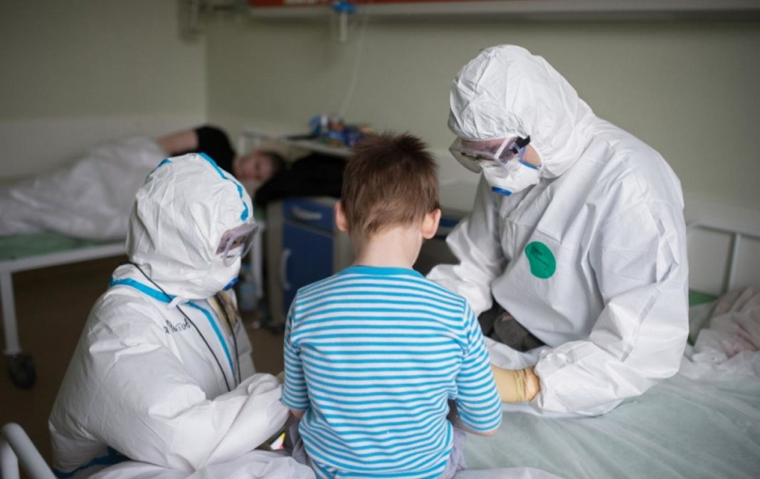 290 de copii cu COVID-19 sunt spitalizați