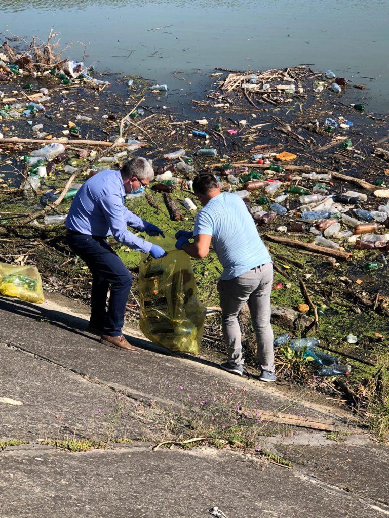 Peste 6.000 de voluntari înscriși în campania de ecologizare „Let’s Do It, România!”