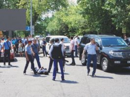 Un bărbat a ucis oameni, inclusiv doi polițiști, în Kazahstan
