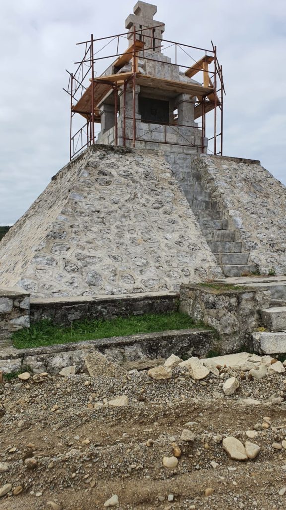Lucrările de la Monumentul de la Padeș sunt realizate în procent de 50%