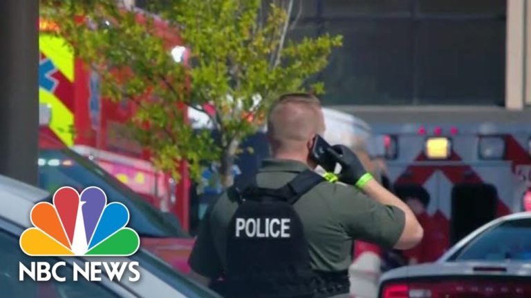 Un mort şi 12 răniţi după un atac armat într-un supermarket din SUA