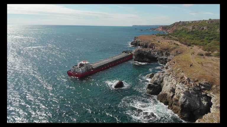 O navă cu îngrășăminte chimice a eșuat în Marea Neagră