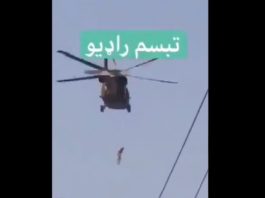 Imaginile virale cu "afganul spânzurat de un elicopter american", verificate de Reuters