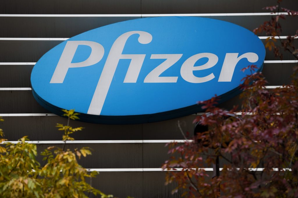 Pfizer va publica în octombrie datele privind vaccinarea copiilor cu vârste între 6 luni și 6 ani