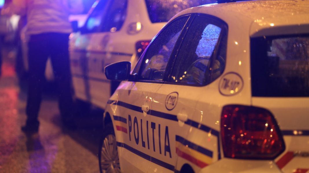 Şofer fără permis și cu autoturismul neînmatriculat, oprit cu focuri de armă de poliţişti