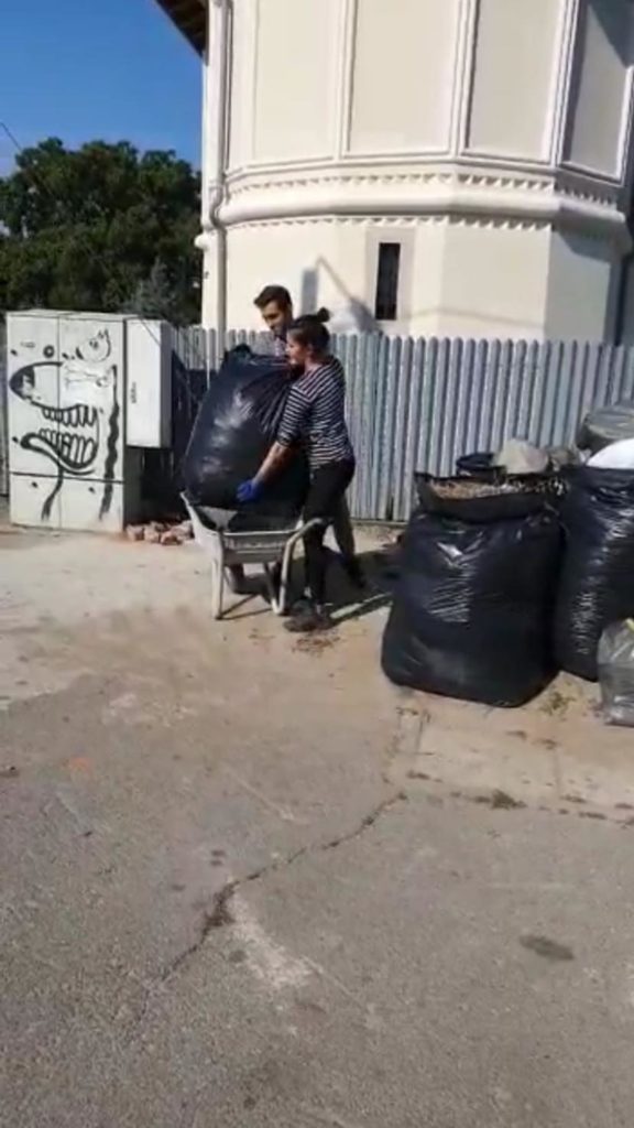 Craioveni amendaţi că au aruncat gunoiul la colţ de stradă