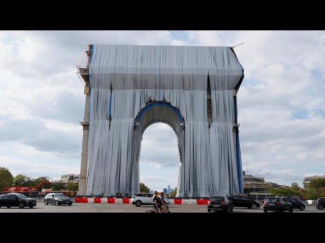 (VIDEO) Arcul de Triumf din Paris, învelit cu un material textil până pe 3 octombrie