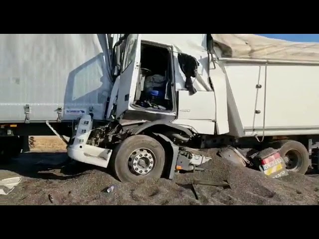 (VIDEO) Trei persoane, rănite în accidentul de la ieșirea din Balș