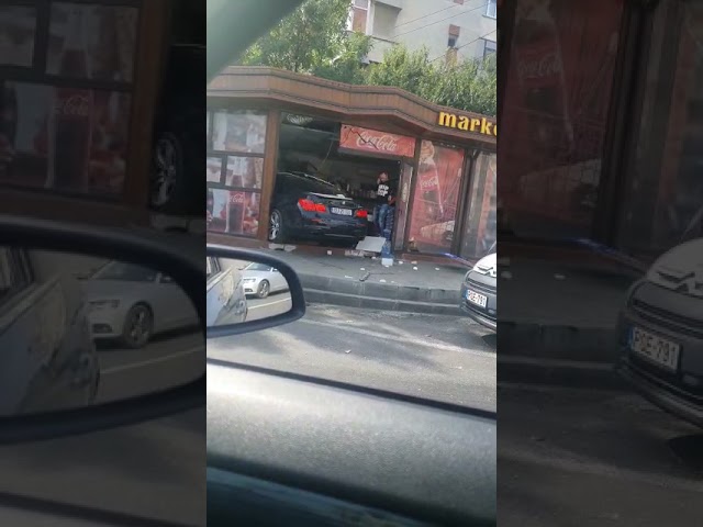 (VIDEO) Un BMW a intrat în non-stopul din Lăpuş